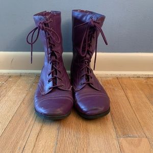 Women’s 6 Purple Boots